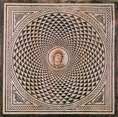 Mozaik padló Medúza fejével alkotó: Unknown artist