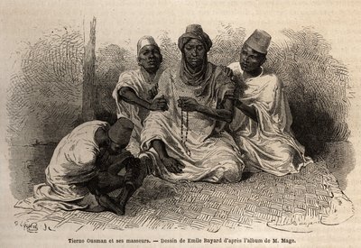 Tierno Ousman, a Toucouleur törzs tagja, Guemmou Koura (Mali) falu feje, kezében egy nagy szemű muszlim rózsafüzér, imáit mondja, miközben masszőrei a hátát és a lábát masszírozzák. Metszet, amely illusztrálja Lieute nyugat-szudáni útját alkotó: Unknown artist