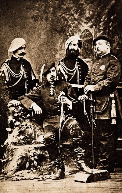 3. karlista háború (1872-1876): Charles de Bourbon (1848-1909) (Carlos Maria de Borbon y Austria-Este vagy VII. Károly), Madrid hercege, Spanyolország trónját védő védőivel körülveszi. Sanguesa, la Rioja, Spanyolország Fényképészet 1872-1876 körül alkotó: Unknown photographer