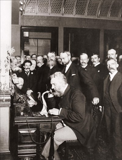 Alexandre Graham Bell (1847-1922) a New York-Chicagó közötti hosszú távú vonal megnyitóján, október 18-án alkotó: Unknown photographer