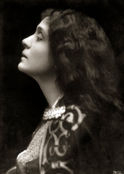 Eleonora Duse - portré profil alkotó: Unknown photographer