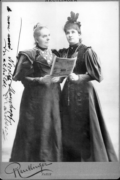 Mathilde Marchesi német énekes (1821-1913) és Nellie (Nelly) Melba ausztrál énekes (1861-1931). 19. század végi fényképezés alkotó: Unknown photographer