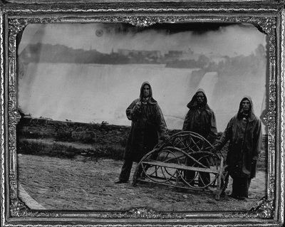 Csoportos portré a Niagara-vízesésnél, 1855 körül (egész tányéros ambrotye) alkotó: Unknown photographer