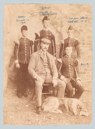 Csoportportré William Carterről fiaival alkotó: Unknown photographer