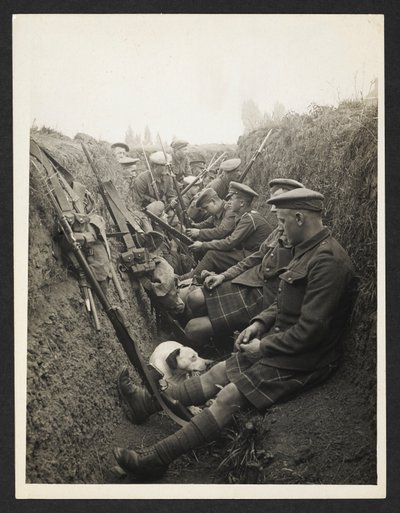 Felvidéki területi katonák egy lövészárokban [La Gorgue, Franciaország]. 1915. augusztus 5. alkotó: Unknown photographer