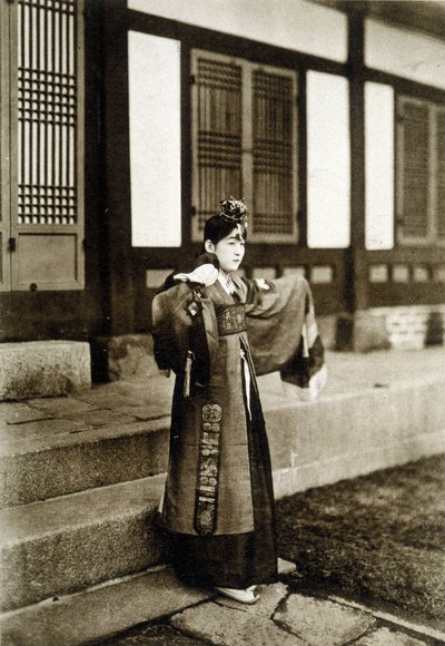 Kusang Coreenne táncos (XIX. század vége). alkotó: Unknown photographer