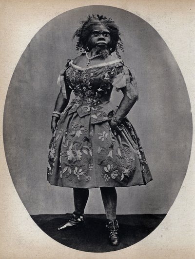 A szörnyek, a kutya nő. Fényképészet, 19. század vége, Párizs. Coll. Selva. alkotó: Unknown photographer