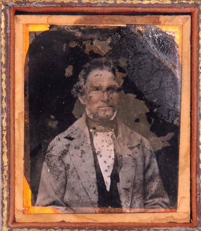 Egy férfi portréja. Dagerrotípia (Daguerre) a keret alatt 1850 körül. alkotó: Unknown photographer