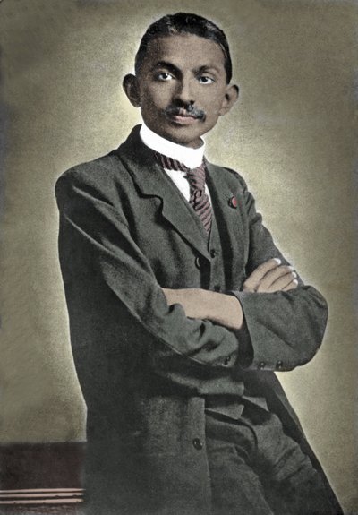 A Mahatmaként ismert politikai vezető, Mohandas Karamchand Gandhi (1869-1948), indiai politikai és spirituális vezető portréja alkotó: Unknown photographer