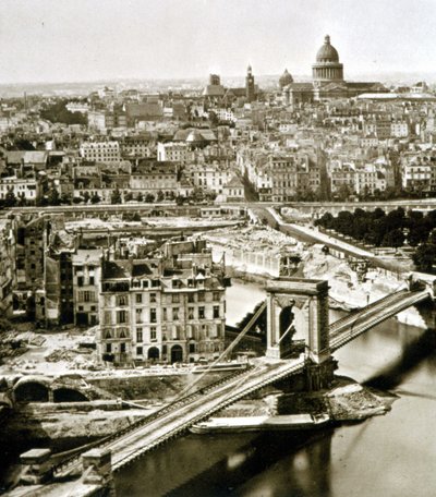 Párizs nagy alkotásai: a Rue du Bellay piercingje alkotó: Unknown photographer