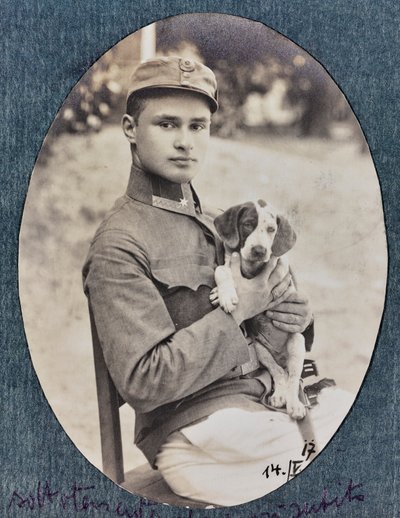 Fiatal hadnagy alkotó: Unknown photographer