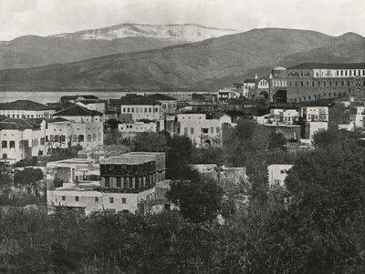 Kilátás a városra a Libanon hegyével, Bejrút, 1895. alkotó: W and S Ltd