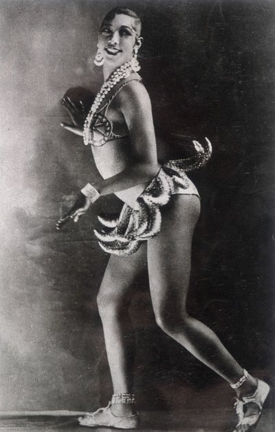 Josephine Baker egy banánövvel öltözött. Lucien Walery (1863-1935) fényképe. alkotó: Walery