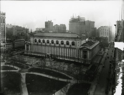 New York Public Library és Bryant Park, 1910-21 alkotó: William Davis Hassler