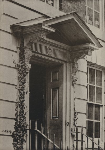 Doorway, Castle Hill, Winchester (f/w fotó) alkotó: William Galsworthy Davie