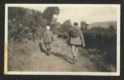 Ralph Vaughan Williams és Gustav Holst sétálnak a Malvern Hillsben, 1921. szeptember (f/w fotó) alkotó: William Gillies Whittaker