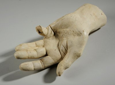 Egy kéz leadása alkotó: William Hamo Thornycroft