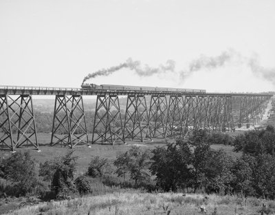 Vasúti híd a Des Moines folyón, 1900 körül (f/w fotó) alkotó: William Henry Jackson