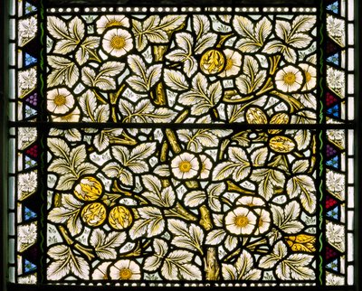 Kirkcaldy Old Kirk, Morris & Co., William Morris, Wild Roses & Hazelnuts, 1886 alkotó: William Morris