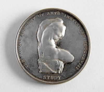R.A. George Framptonnak ítélték oda 1884.12.10-én a legjobb figuramodellért (fém) alkotó: William Wyon