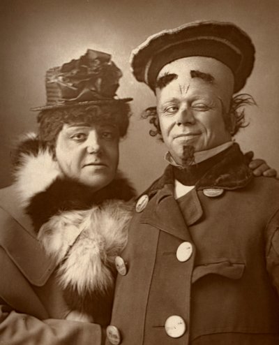 Harry Nicholls és Herbert Campbell brit színészek, a királynő és a király, 1888. alkotó: William and Daniel Downey