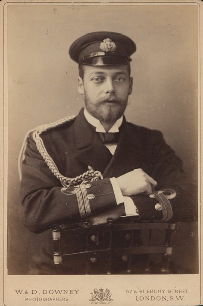 György walesi herceg haditengerészeti egyenruhában alkotó: William and Daniel Downey