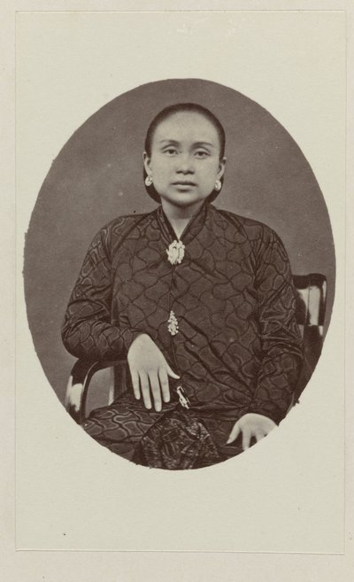 Ratoe van Pakoe Boewono IX felesége, Susuhunan van Surakarta alkotó: Woodbury and Page