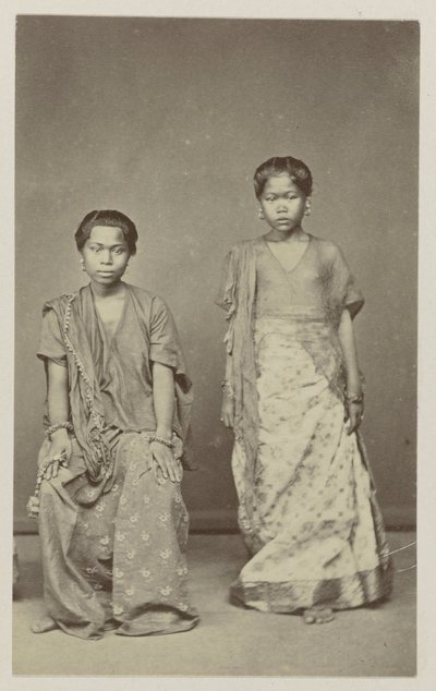 Két jávai lány alkotó: Woodbury and Page