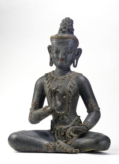 Nepáli-kínai stílusú bodhisattva (lakk, szövet, nyomokban kék, arany és zöld festék és aranylevél) alkotó: Yuan Dynasty Chinese School