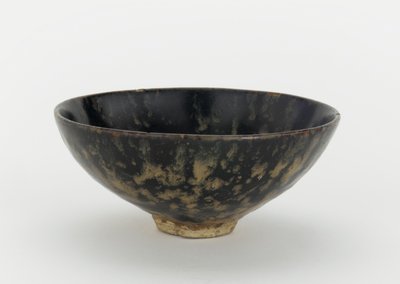 Teástál, Jiangxi tartomány, 13. század vége – 14. század vége (kerámia) alkotó: Yuan Dynasty Chinese School