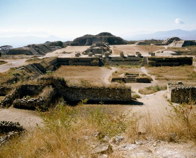 Kilátás az északi platformra (i.e. 500-850) alkotó: Zapotec Zapotec