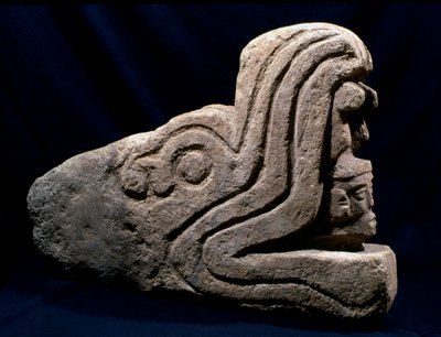 Labdajáték jelző a Mixco Viejo-ból, Guatemalából, Klasszikus utáni időszak (kő) alkotó: Hippolyte Lalaise Devéria