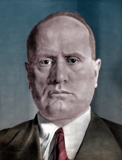 Benito Mussolini alkotó: . .