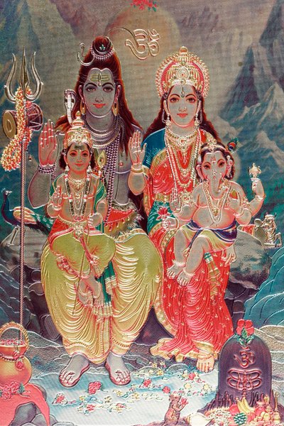 Shiva Isten és Parvati istennő fiukkal Ganesha. alkotó: . .