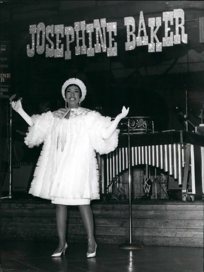 Josephine Baker fellép Zürichben, Svájcban, 1967. március 3-án (fotó) alkotó: . .