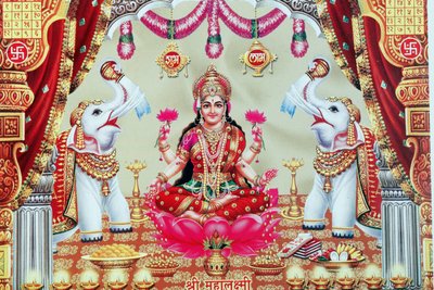 Lakshmi, Visnu felesége, a jólét, a jó szerencse és a szépség istennője. alkotó: . .