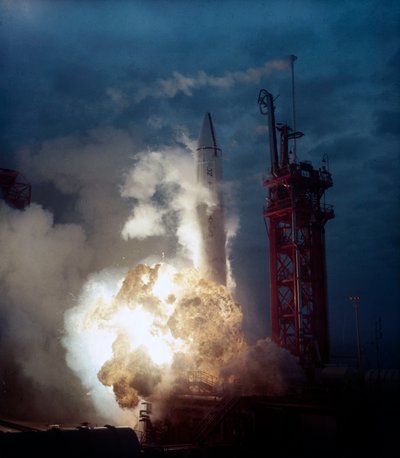 Launch Vehicles, USA Rakéta felrobban az indítóálláson, az 1960-as évek elején alkotó: Frederick (attr. to) Barnard