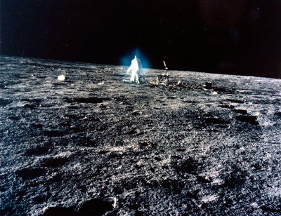 Manned Space Flight, USA, Apollo 12 Apollo 12 űrhajós a Holdon alkotó: Ferdinand Georg Waldmuller