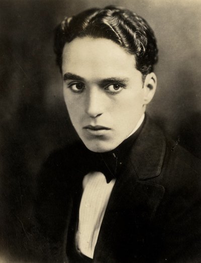 Charlie Chaplin portréja, c. 1918 (szépia fotó) alkotó: Hippolyte Lalaise Devéria
