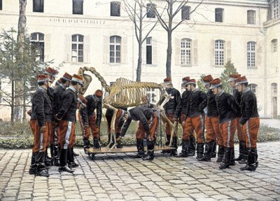 Saint-Cyr speciális katonai iskola alkotó: French School