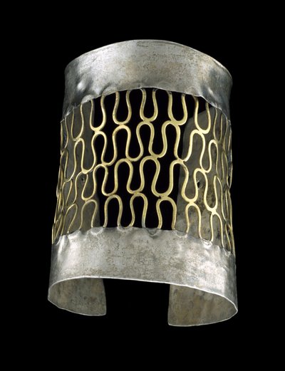 Karszalag, Kr.e. 200-400 (kalapált ezüst és filigrán arany) alkotó: culture Vicús