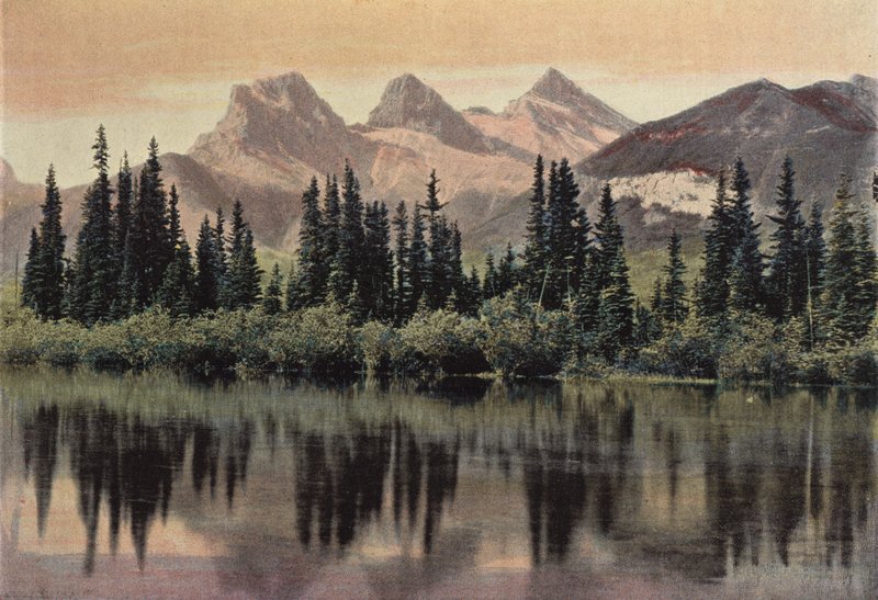 Three Sisters Mountain Alberta kerületben alkotó: European Photographer