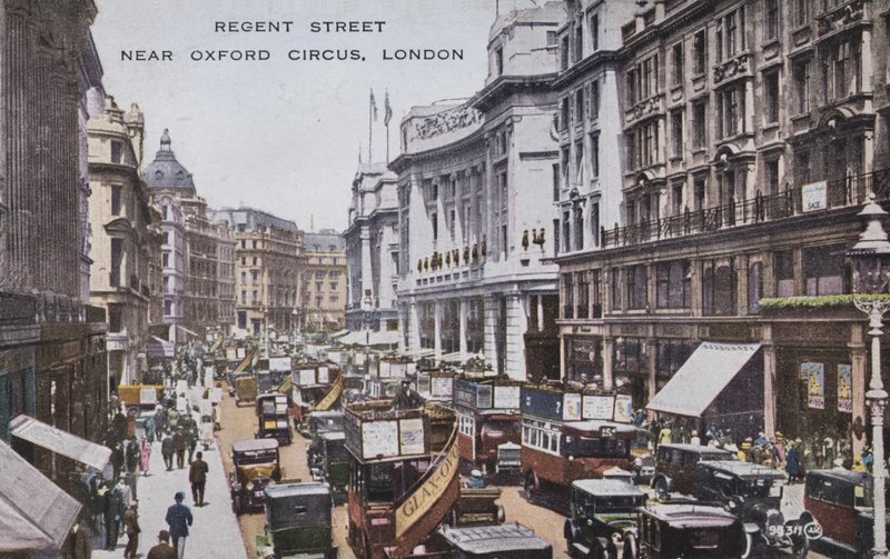 Regent Street, az Oxford Circus közelében, London (színes fotó) alkotó: (after) English photographer