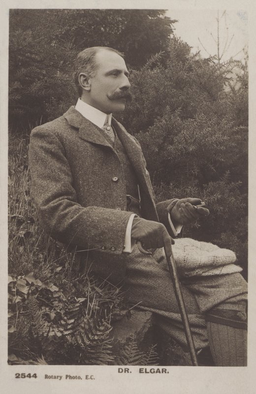 Sir Edward Elgar, angol zeneszerző (f/w fotó) alkotó: (after) English photographer