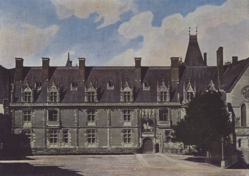 Chateau de Blois, homlokzat az udvaron (színes fénykép) alkotó: (after) French Photographer