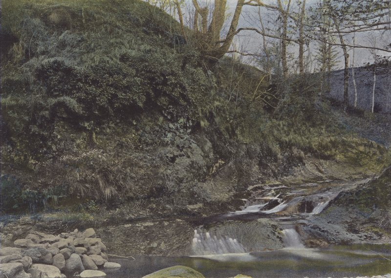 A Cere-völgy, Vic-sur-Cere közelében (színes fotó) alkotó: (after) French Photographer
