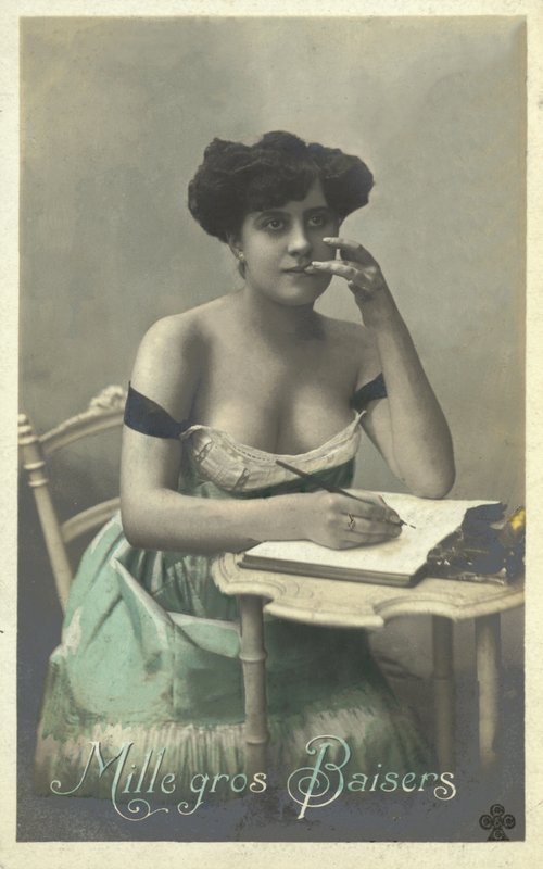 Lány levelet ír alkotó: French Photographer