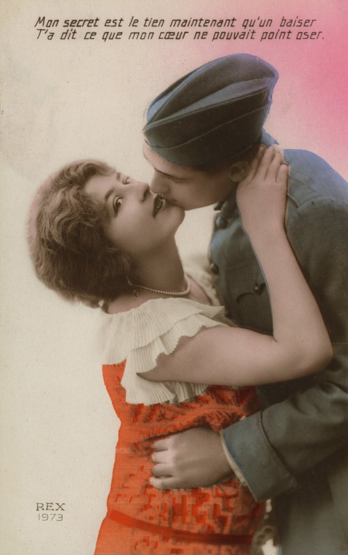 Csókolózó lány és katona alkotó: French Photographer