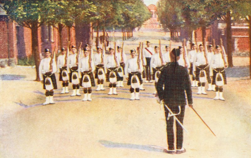 1. világháború: Gyakorló osztag Aldershotban (színes litográfia) alkotó: Allan Stewart