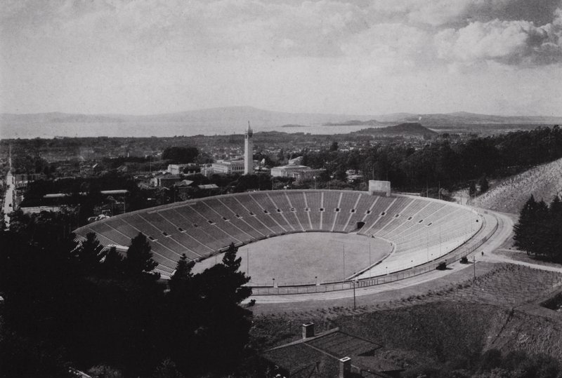 Kalifornia: Berkeley, University of California Memorial Stadium, 75 000 férőhelyes (f/w fotó) alkotó: American Photographer (after)